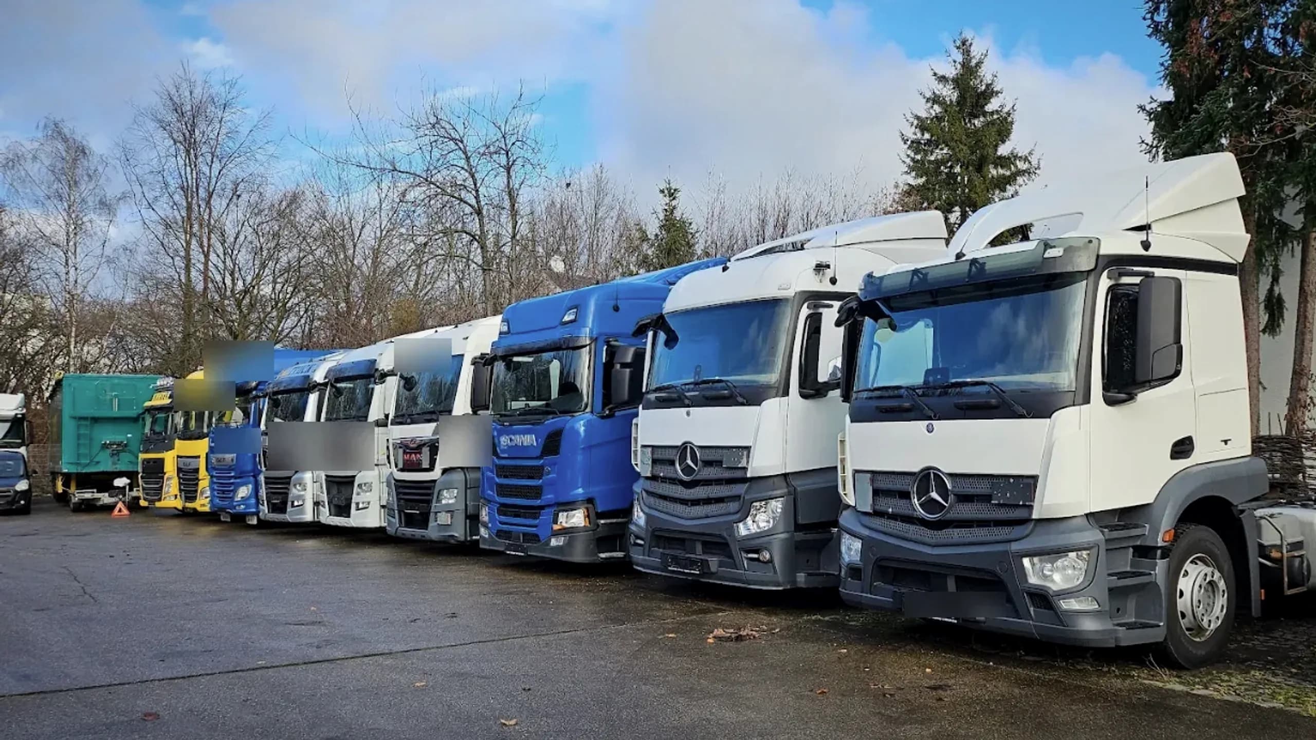 LKW-Bestand auf dem Betriebshof von BAS Handel in Augsburg